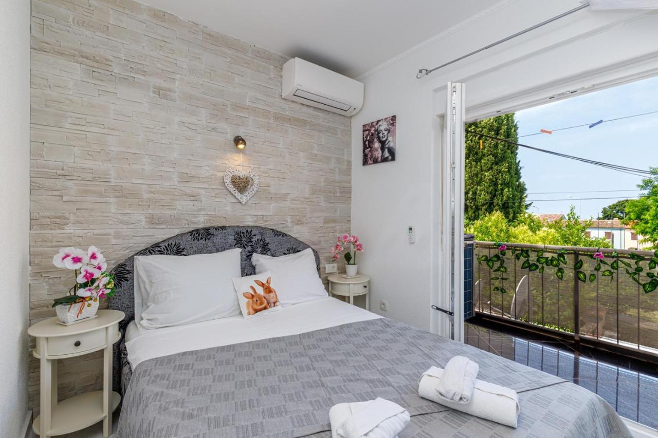 Genoa Rooms Porec Esterno foto