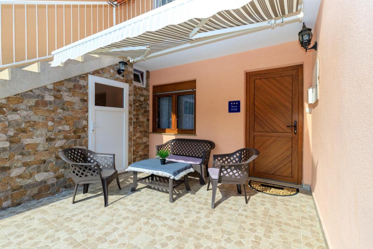 Genoa Rooms Porec Esterno foto